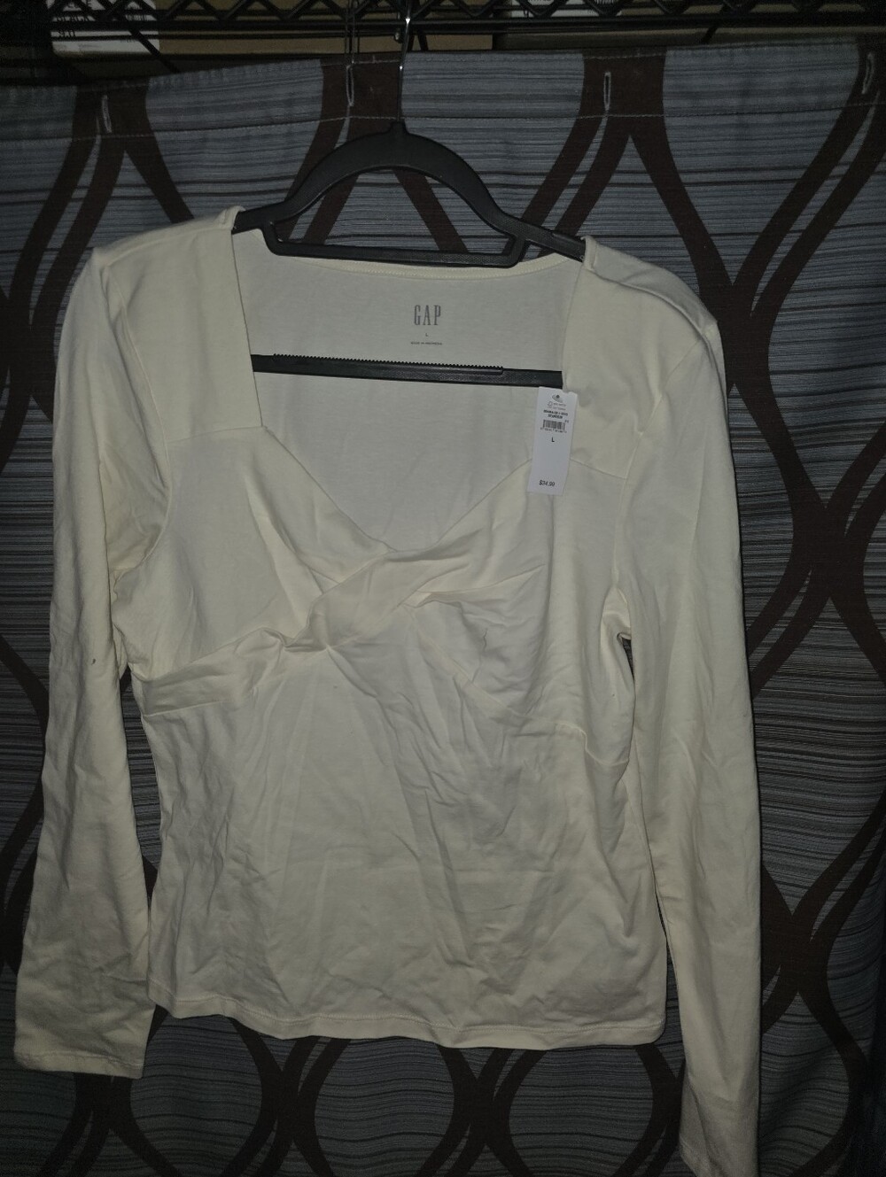 GAP Women's Cream Long-Sleeve V-Neck Top